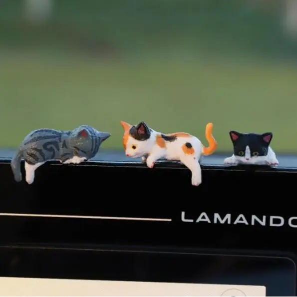 ⏰LAST DAY 60% OFF🔥 Hand-Painted Mini Cat Desk Figurines – Set of 5 Cute Cartoon Kitty Companions