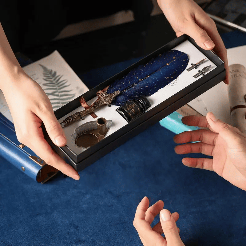 🔥Christmas Gift Choice🌟🖋️Exquisite Feather Quill Pen Set(💥Buy 3 Get 1 Free )